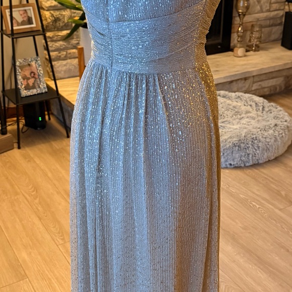 Vince Camuto Gold Maxi Dress - Picture 4 of 8